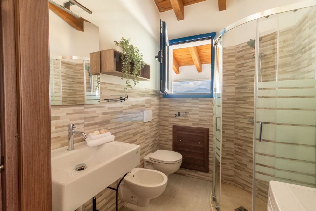 Dusche, Haartrockner, Bidet