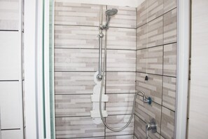 Dusche, Haartrockner, Bidet