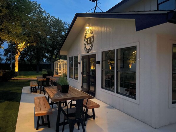 Outdoor dining