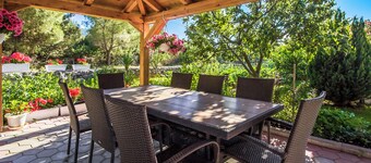 Apartments Vesna A-1, type 3+2, apartment in charming Grebaštica with WiFi, AC