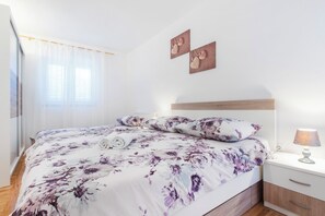 8 makuuhuonetta, Wi-Fi, vuodevaatteet