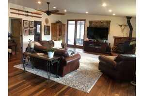 Smart TV, fireplace - Mountain Home Boulder Area HotTub/Fireplace/Views (Nederland)