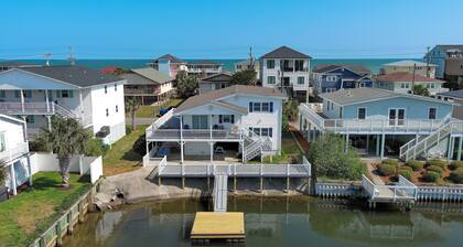 Beautiful waterfront sunset views from deck and dock! 90 sec walk to beach!