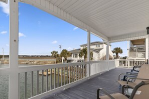 Property grounds - Beautiful waterfront sunset views from deck and dock! 90 sec walk to beach! (North Myrtle Beach)