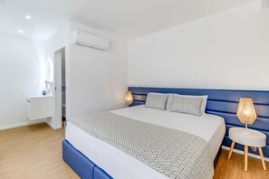 3 chambres, fer et planche à repasser, Wi-Fi gratuit, draps fournis
