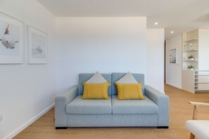 Smart TV - Modern 3BD Ocean View Apartment (Póvoa de Varzim)