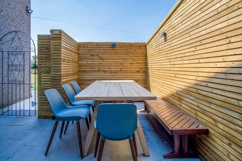 Maytree Cottage - 4 Bedroom Holiday Home - Tenby