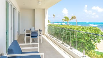1BR w Den Oceanfront Suite | Terrace/patio