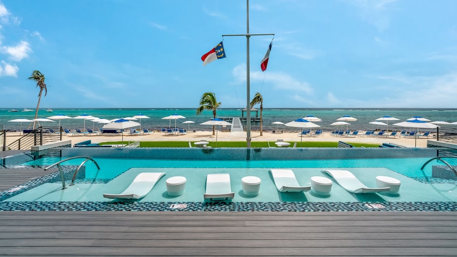 Club Suites at Rum Point