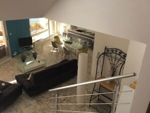 TV, books - Rare: Front de MER Duplex T4 Bandol Avec Terrasse 80m2 (Bandol)