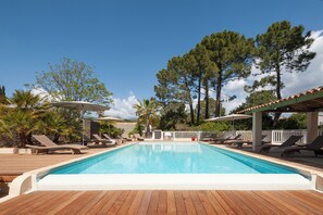 Piscine extérieure, piscine chauffée