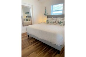 Room - Bruce's Island House- Hot tub and Close to Beach (Jensen Beach)