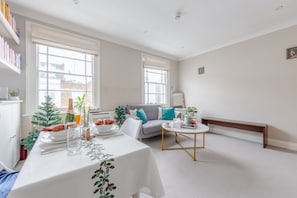 Apartamento básico, várias camas | Opções para refeição