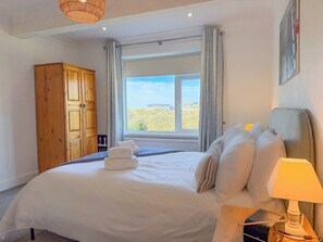 4 bedrooms, premium bedding, bed sheets