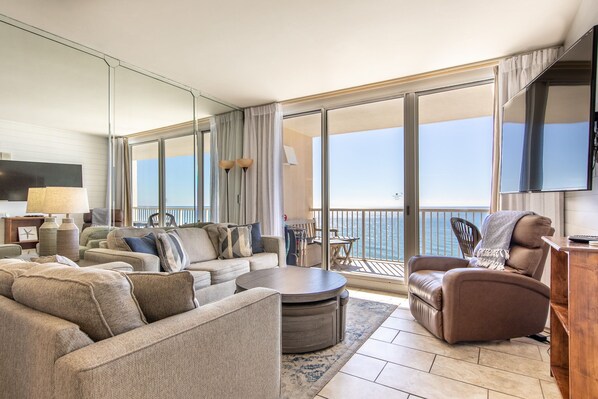 Flat-screen TV, DVD player, stereo - Breathtaking Views in this 3 BR 2 BA in Tower 1 at the Majestic!!!! (Panama City Beach)
