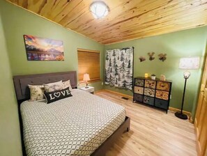 5 slaapkamers, een kluis op de kamer, een bureau