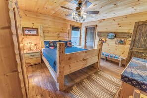 3 Schlafzimmer, Schreibtisch, kostenloses WLAN, Bettwäsche