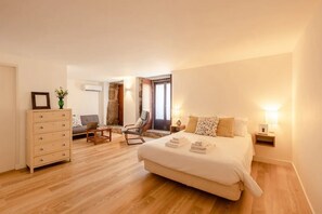 1 bedroom, travel crib, free WiFi, bed sheets