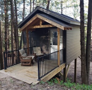 Terrace/patio - Treehouse Cabin in the Bluff Woodlands (Elba)