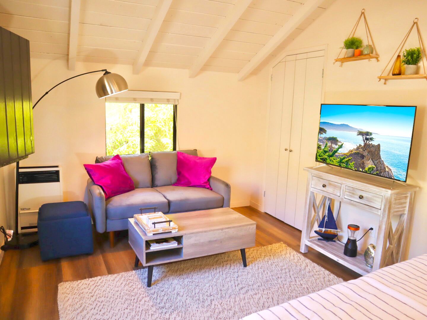 The Sunrise Loft for 2 in Carmel