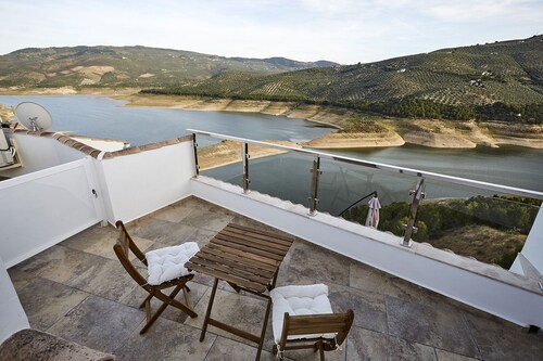 Casa de Nueva Construcción con Vistas al Mayor Embalse de Andalucía
