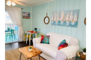 Living area - Bubble Gum Apt “B”, 2 blocks to the Beach! Sleeps 2 adults (Tybee Island)