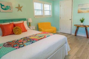 2 bedrooms, iron/ironing board, travel cot, free WiFi - Bubble Gum Apt “A” 2 blocks to Beach! Sleeps 2 (Tybee Island)
