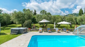 Indoor pool, outdoor pool - Al Solatio Villa on the Hill with Pool (Toscana)