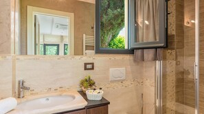 Bathroom - Al Solatio Villa on the Hill with Pool (Toscana)