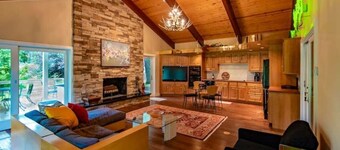 Red Dahlia Guesthouse