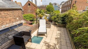 Property grounds - The Old Townhouse - Room 1 (Poole)