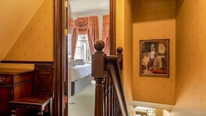 Interior - The Old Townhouse - Room 2 (Poole)