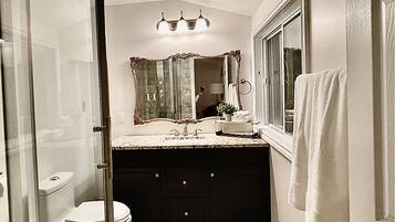 Literie de qualité supérieure, surmatelas, décoration personnalisée