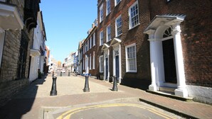 Property grounds - Custom House Poole - Overlord Chamber (Poole)