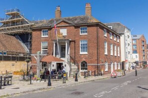 Cottage | Exterior - Custom House Poole - Overlord Chamber (Poole)