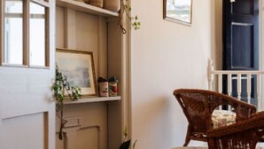 Cottage | Dining - Custom House Poole - Heritage Chamber (Poole)