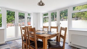 Dining - Gulliver's (Poole)