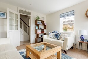 Living area - Lobster Cottage (Poole)