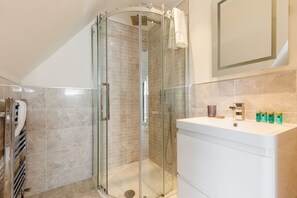 Bathroom - Knotter Cottage (Bournemouth)