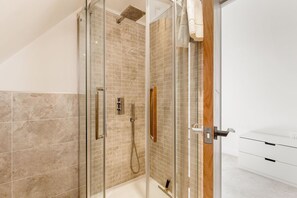 Bathroom - Knotter Cottage (Bournemouth)
