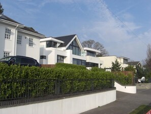 Exterior - Knotter Cottage (Bournemouth)