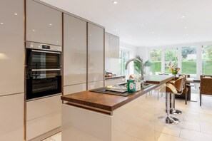 Private kitchen - Knotter Cottage (Bournemouth)