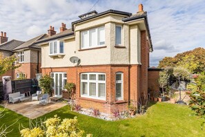 Cottage | Front of property - Allegra (Bournemouth)