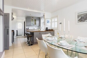 Cottage | Dining - Allegra (Bournemouth)