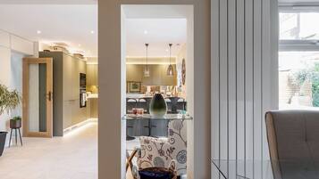 Cottage | Dining