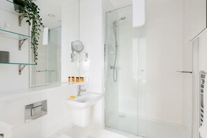 Bathroom - Twin Sails (Poole)