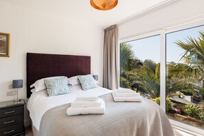 Cottage | Interior - Due South (Poole)