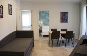 迷你冰箱、微波炉、炉灶、烤面包机