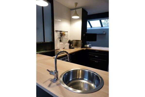 Réfrigérateur, four, plaque de cuisson, lave-vaisselle