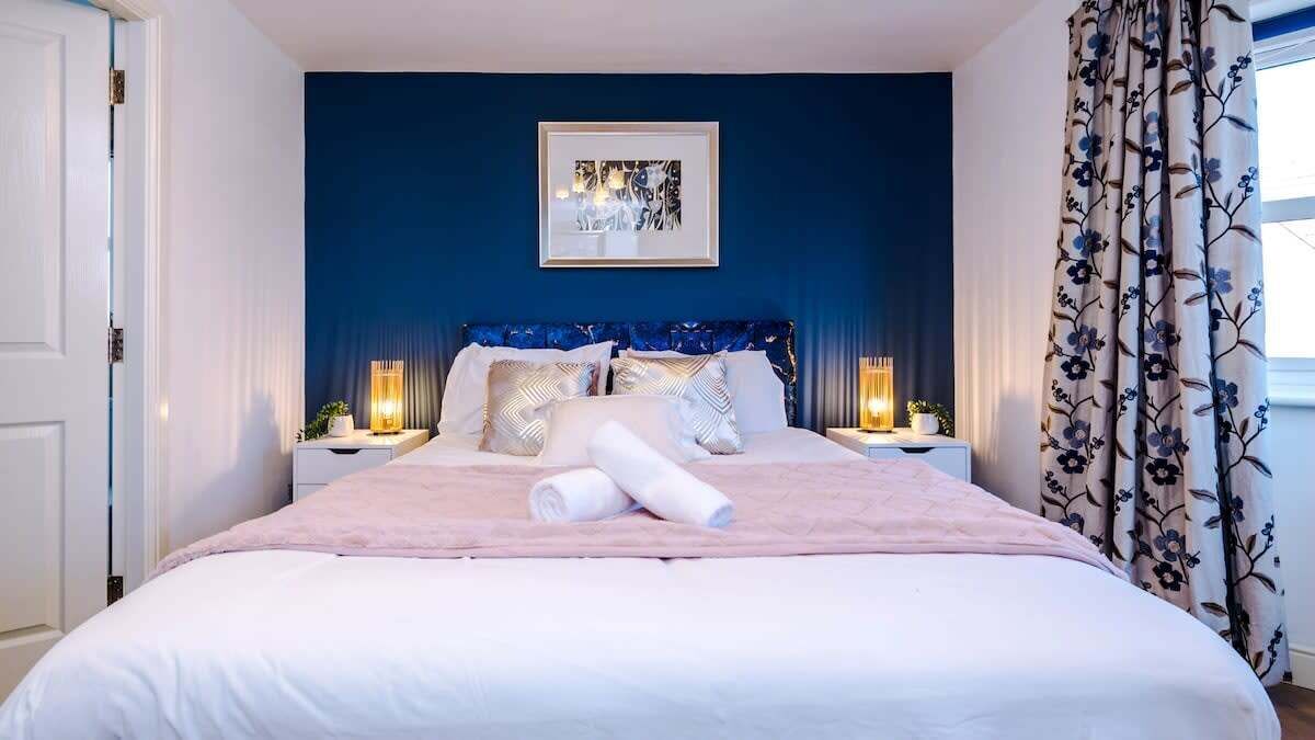 مكواة/لوح كي وواي فاي وملاءات أسرّة